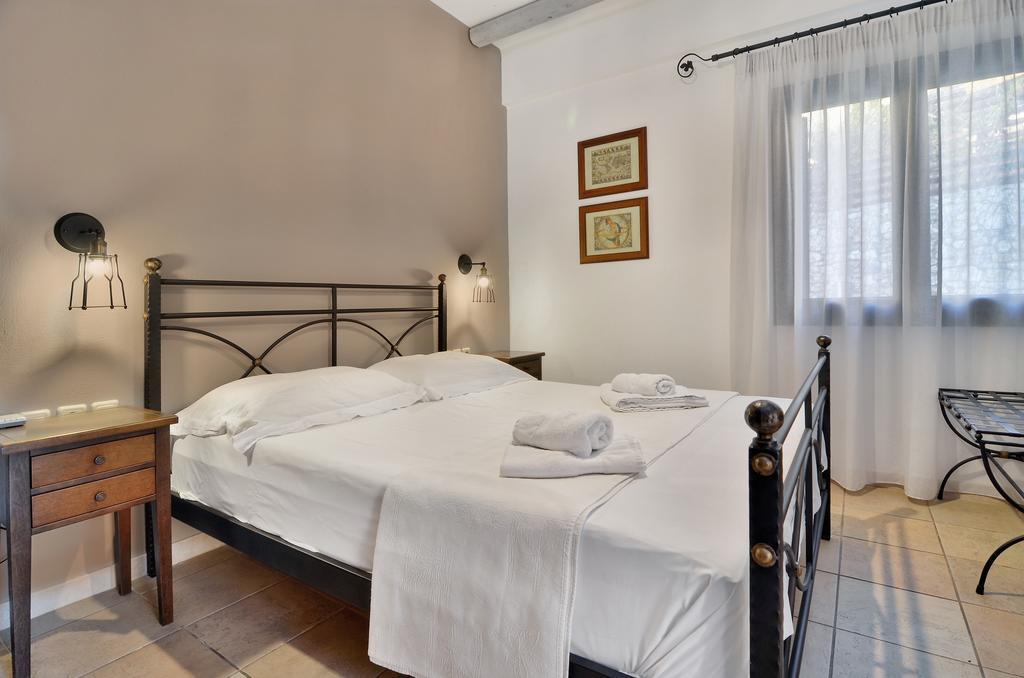Niriides Luxury Apartments Szívota Szoba fotó